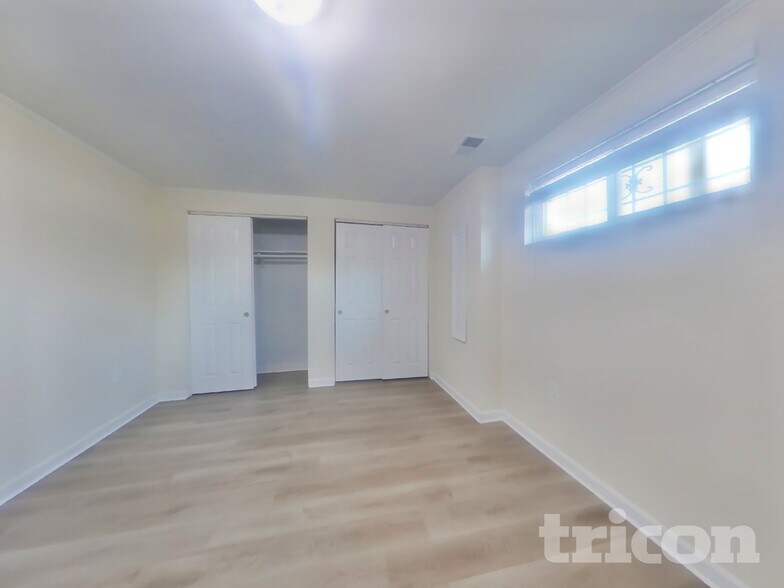 Building Photo - 3109 Lakehurst Ave