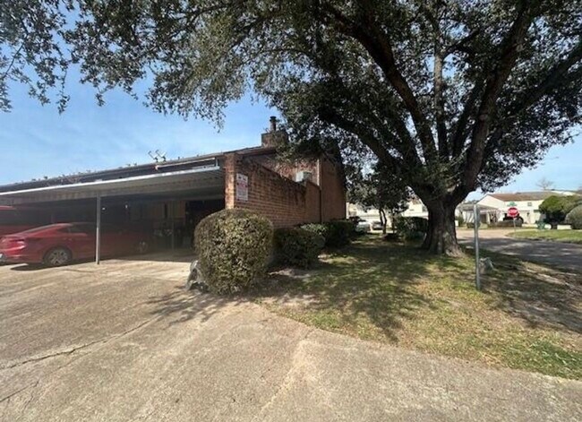 Building Photo - 5921 Arncliffe Dr