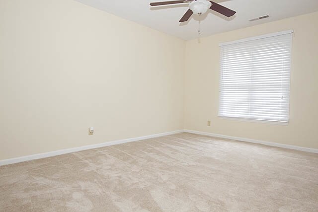 Building Photo - Coming Soon! Cozy 1 Bed / 1 Bath End Unit ...