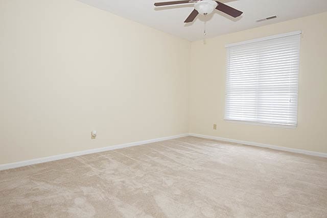 Building Photo - Coming Soon! Cozy 1 Bed / 1 Bath End Unit Townhome In North Durham!