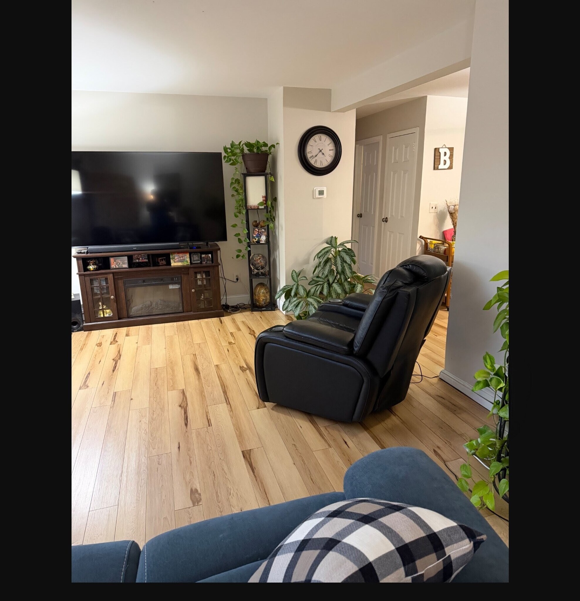 Building Photo - 331 Cricket Ln