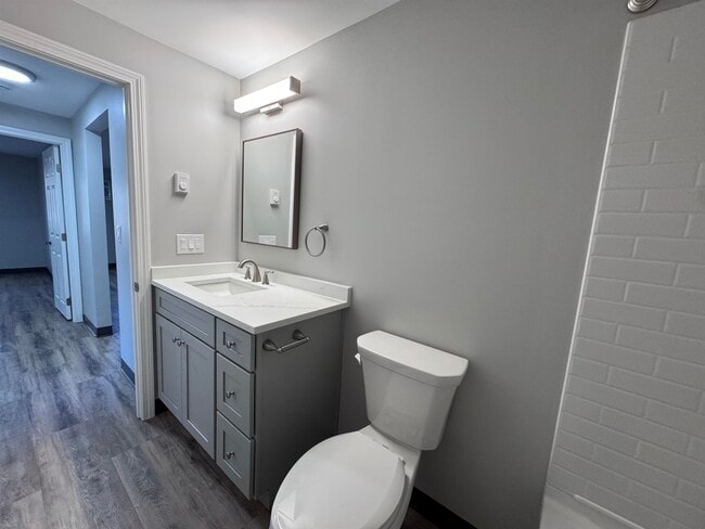 Building Photo - 95 Powers St