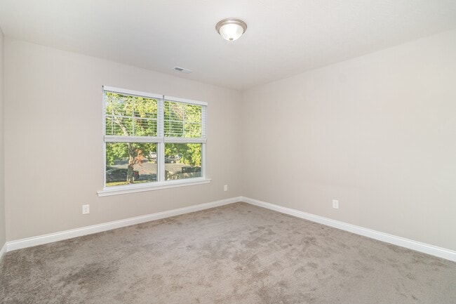 Building Photo - 5565 Limaburg Rd