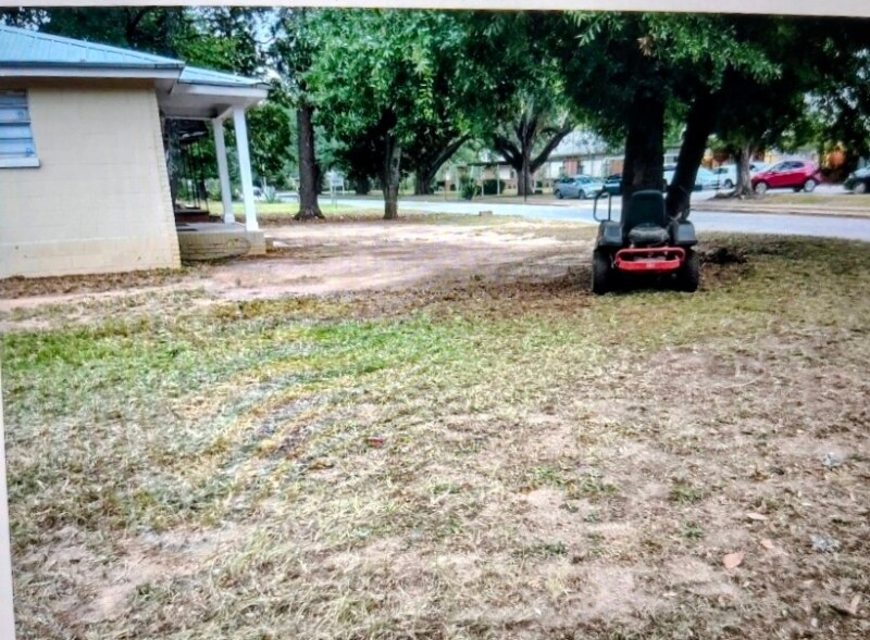 Building Photo - 729 Corn Ave