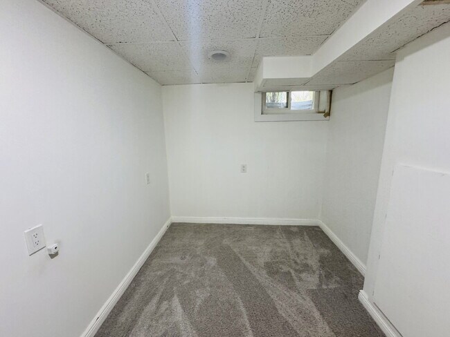 Building Photo - Charming 3-Bedroom Oasis with Elegant Touches & Finished Basement on Washburn Ave!