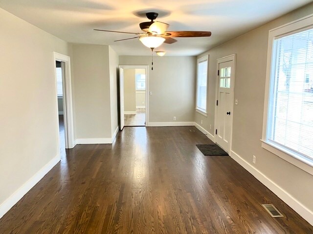 Living Room/ Dining - 318 N Wilmore St