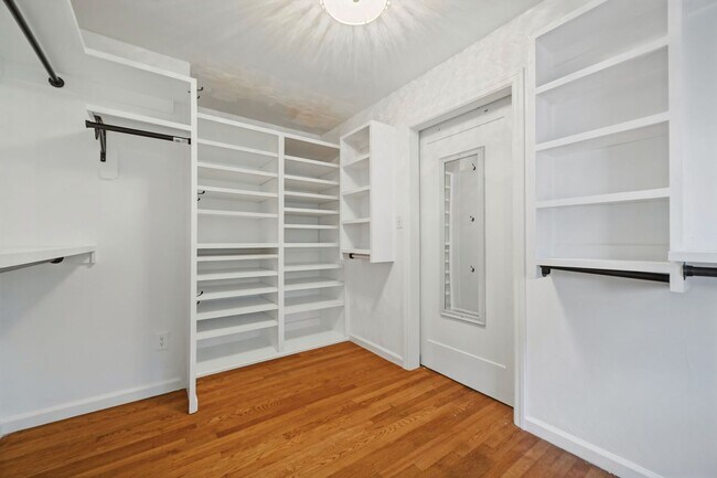 Building Photo - 1757 Lafayette Dr
