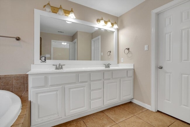 Building Photo - 14307 Andrews Ridge Ln