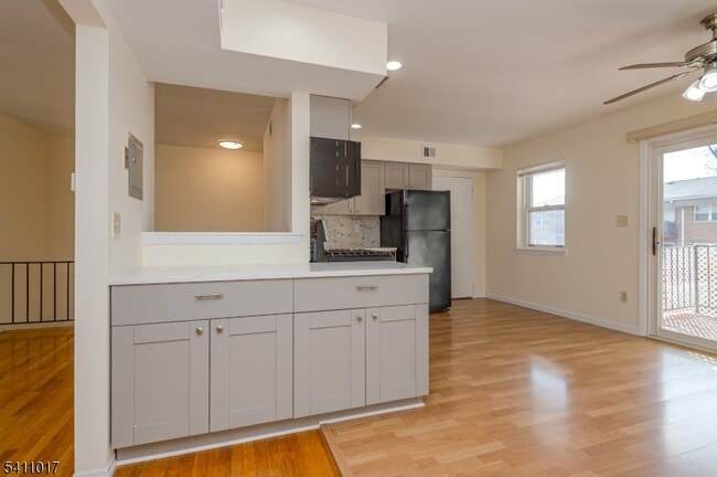 Building Photo - 161 Evergreen Rd