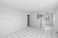 Building Photo - 400 SE 31st St