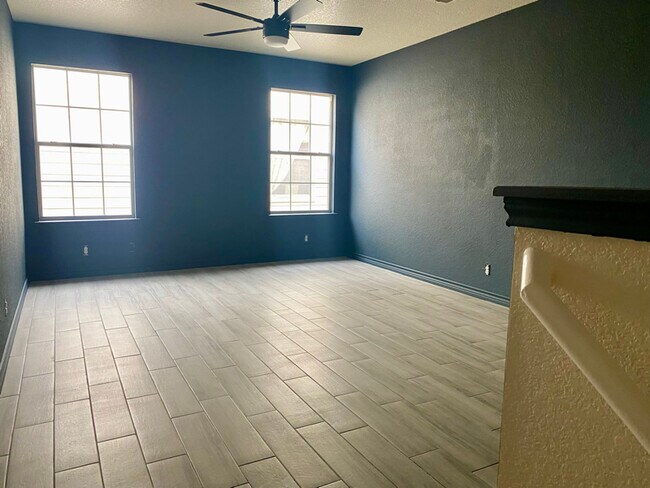 Building Photo - 14735 Bending Point