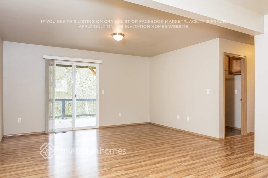 Building Photo - 7400 46th Pl NE