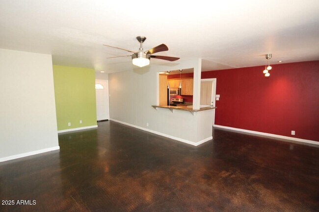 Building Photo - 3034 E Cheery Lynn Rd