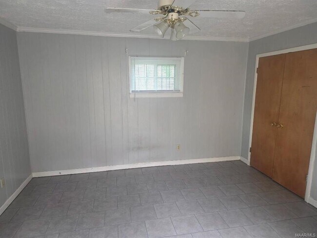 Building Photo - 4327 Lawnwood Dr