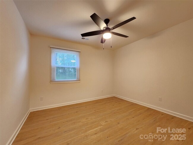 Building Photo - 8637 Crows Nest Ln