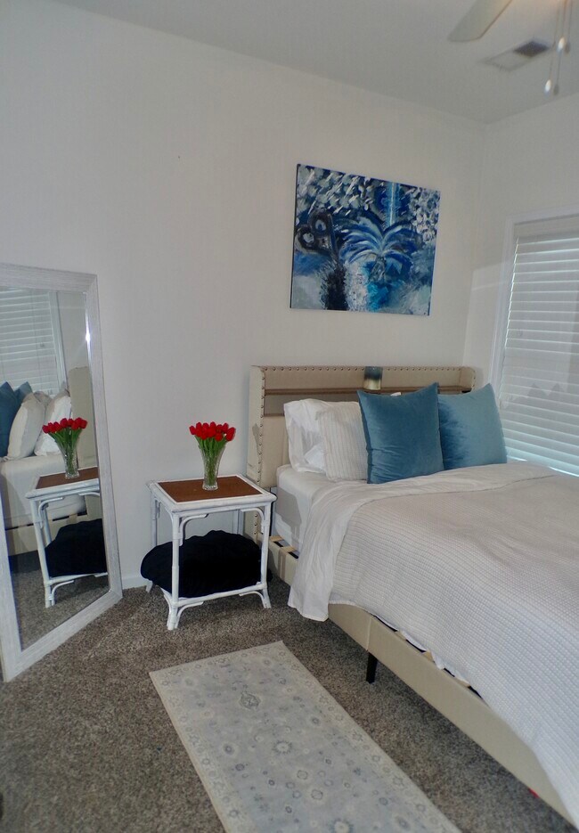 Building Photo - 114 Eldon Dr