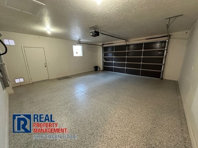 Building Photo - Village on the Heights