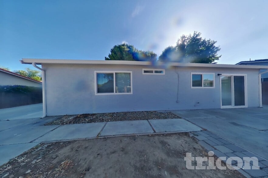 Building Photo - 2308 Clinton Ct