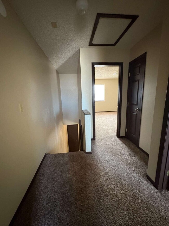 Building Photo - 2 bedroom townhouse - Mineola C