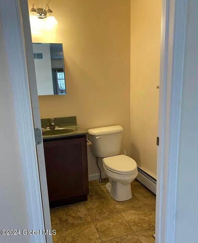 Building Photo - 10 Veterans St