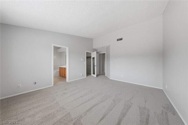 Building Photo - 735 Stonecliff Way