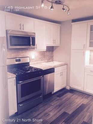 Building Photo - 2 bedroom in TAUNTON MA 02780