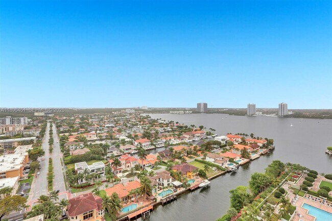 Building Photo - 2000 Island Blvd