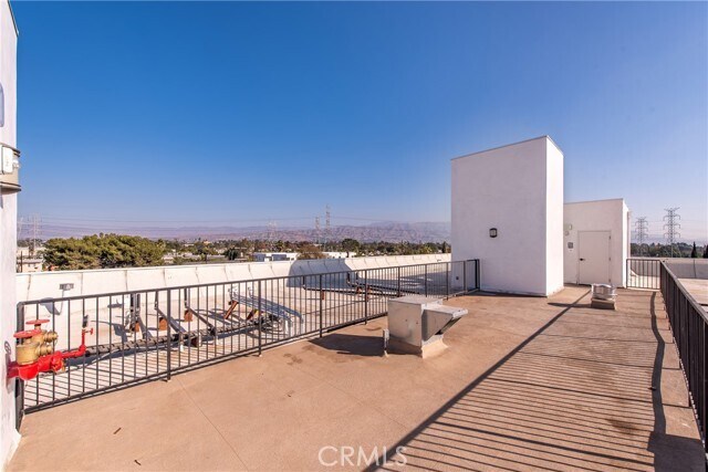 Building Photo - 6025 Craner Ave