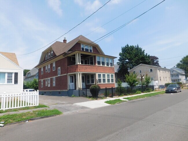 Building Photo - 227 Edna Ave