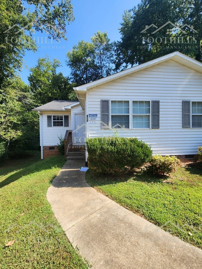 Primary Photo - 2-Bedroom Duplex off Clemson Blvd