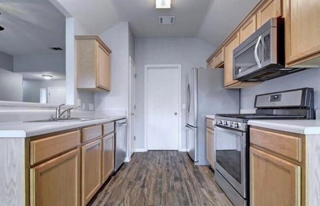 Building Photo - 351 Zebra Dr