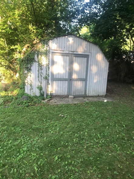 Building Photo - 3799 Fieldview Ave