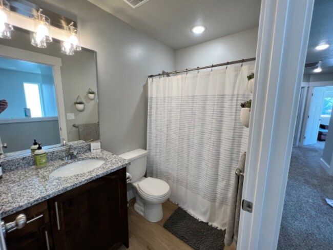 Building Photo - 465 N 30