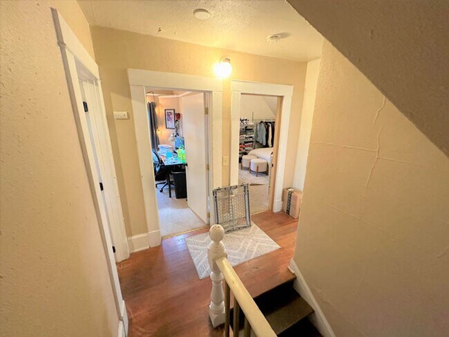 Building Photo - Monroe & 23rd St. Big 6 Bed 2 bath Home