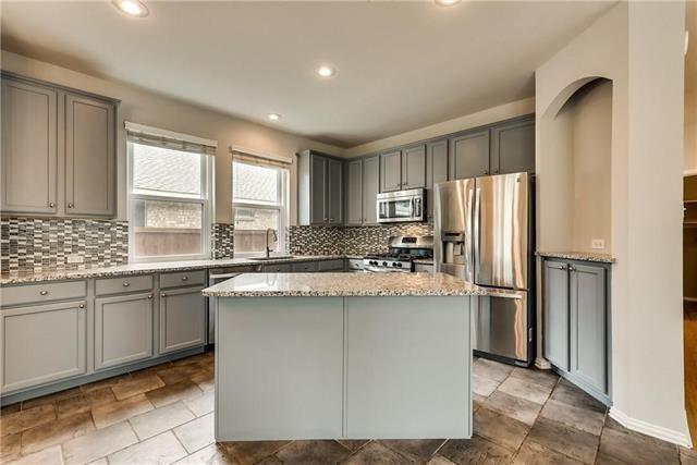 Building Photo - 1439 Royal Oaks Dr