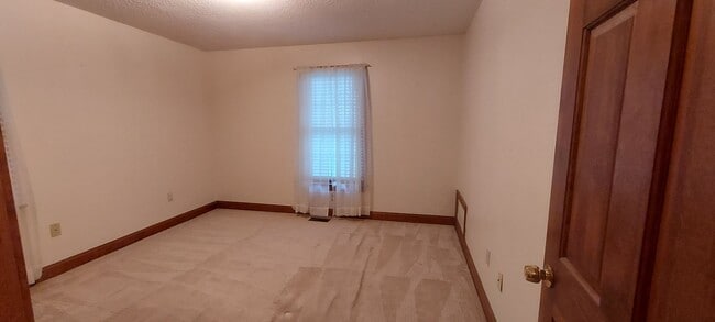 Building Photo - Beautiful Ranch in desirable location