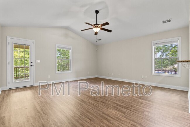 Building Photo - 634 Pine Lilly Dr