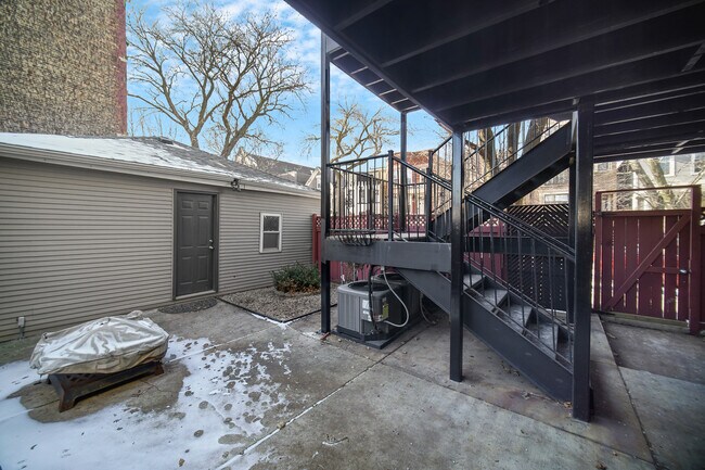 Building Photo - 2257 W Fullerton Ave