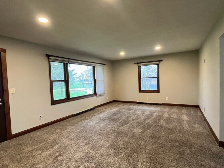 Living Room - 5727 E Freedom Ln