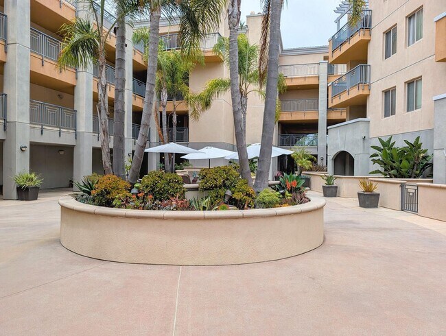 Building Photo - Coming Soon! Beautiful Ground Floor Condo in Carmel Valley