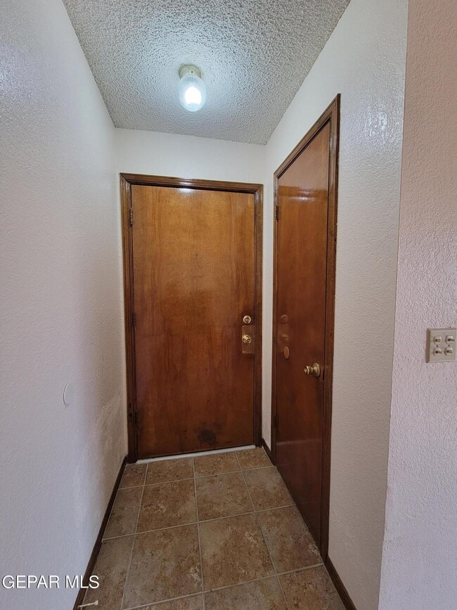 Building Photo - 11340 Lake Nasser Dr