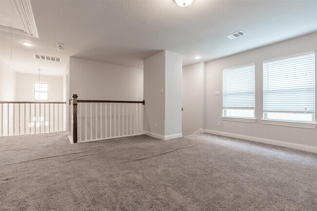 Building Photo - 16611 Highland Country Dr