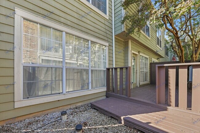 Building Photo - 7151 Gaston Ave