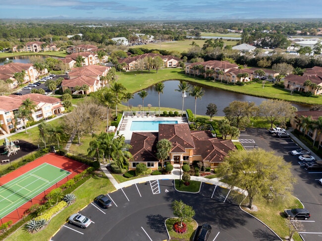 Building Photo - 281 SW Palm Dr