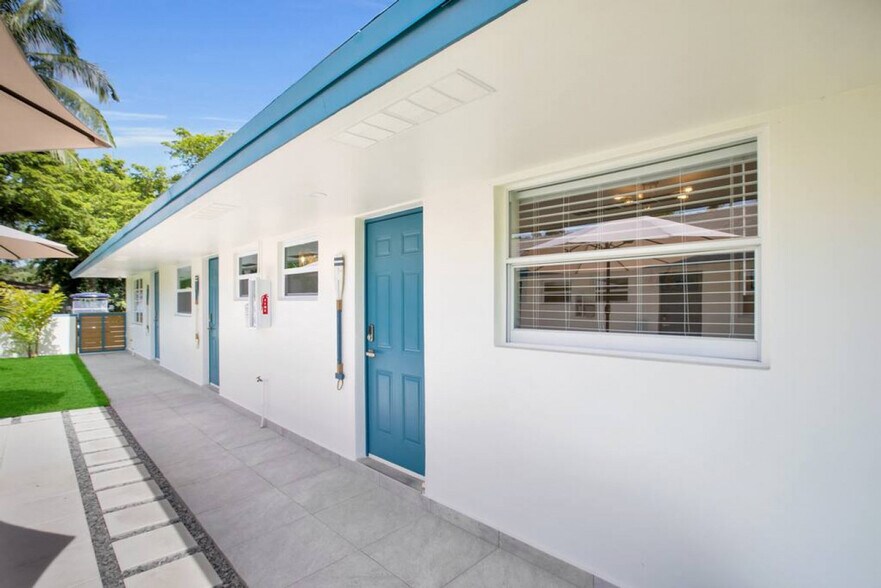 Building Photo - 1840 SW 24th St
