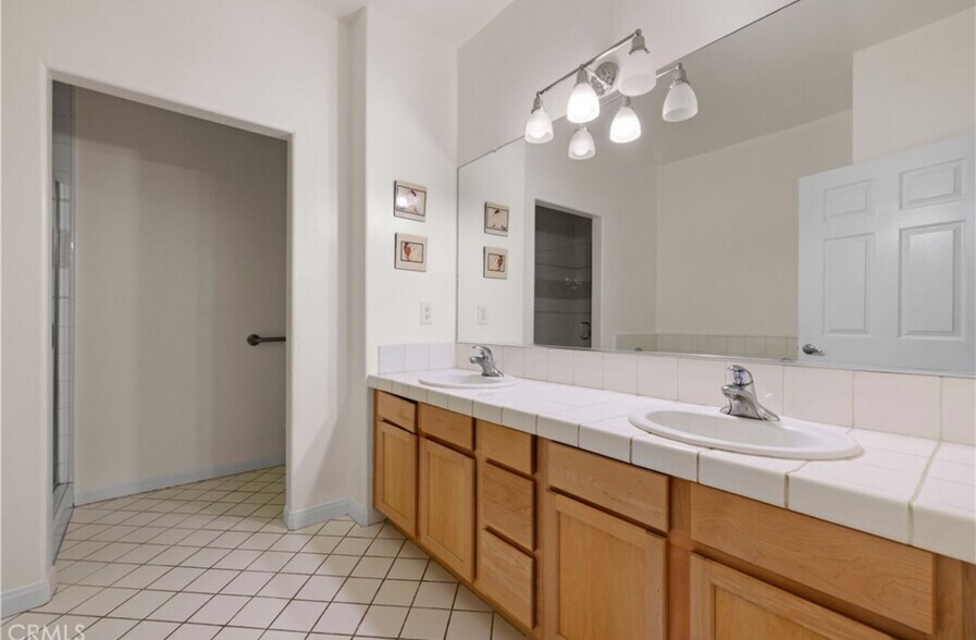 Bathroom No - 1 - 9610 Zelzah Ave