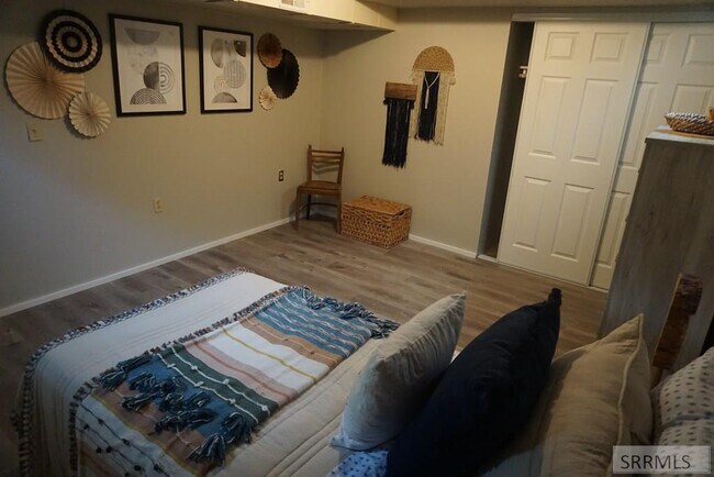 Building Photo - 613 Sykes Dr