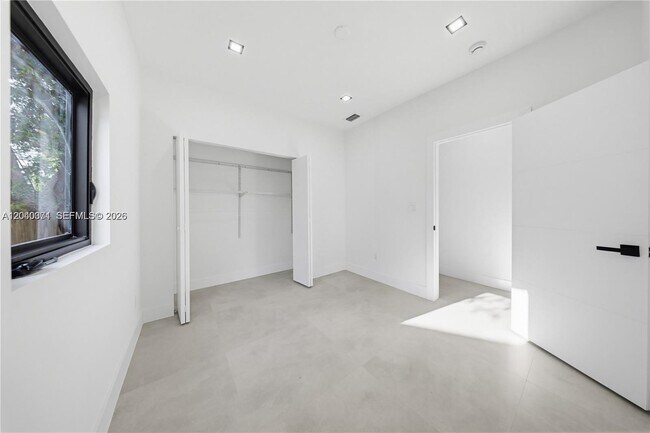 Building Photo - 1021 NW 48th St