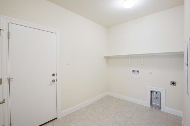 Building Photo - 148 Isabella Wy
