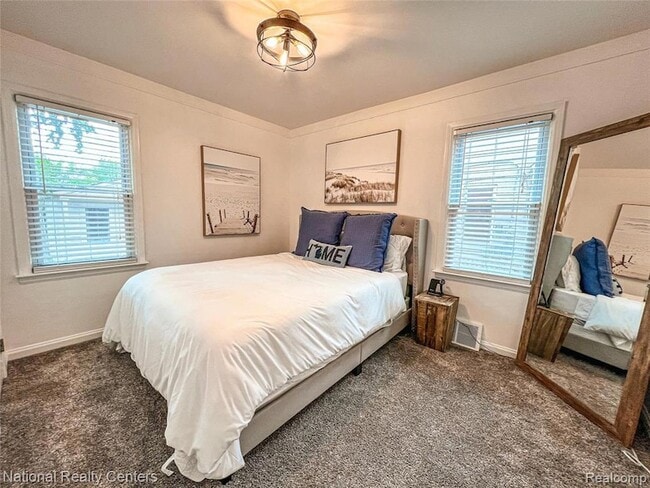 Building Photo - 2108 N Wilson Ave